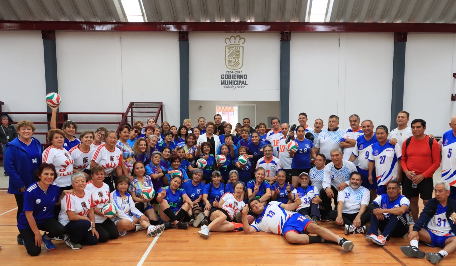 Tere Alfaro premia a ganadores del “Torneo de Cachibol Cuautlancingo 2025”