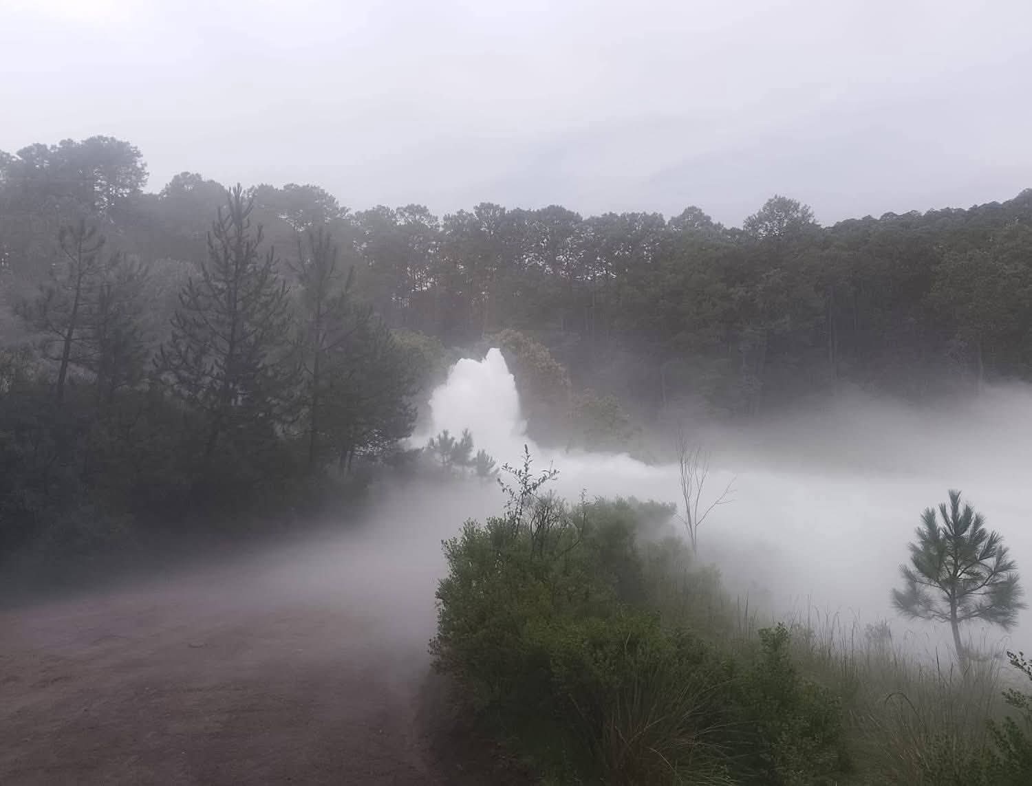 Habilitan albergue en Nanacamilpa por fuga de Huachigas; desalojan a 2 mil habitantes