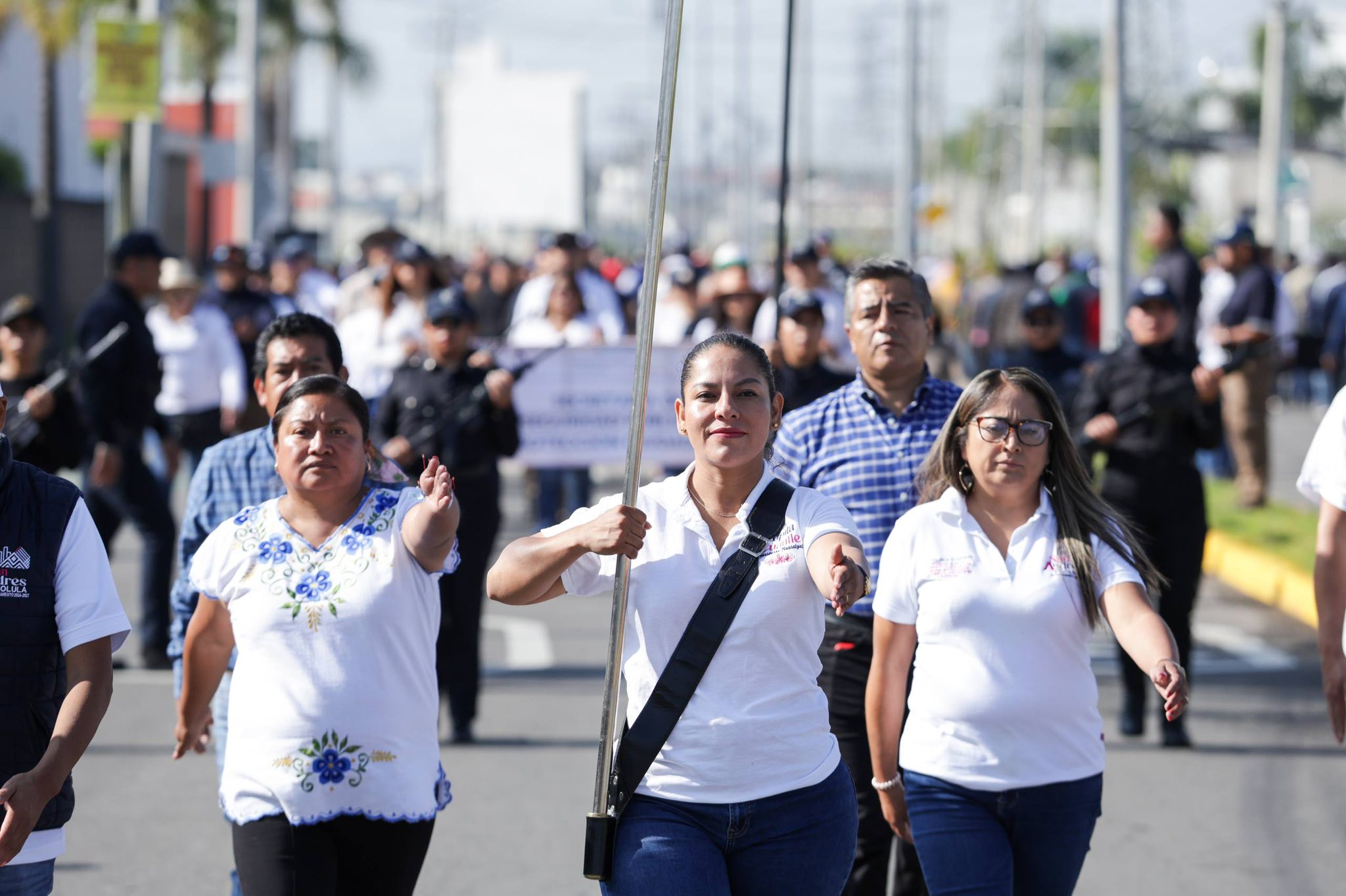 Guadalupe Cuautle encabeza predesfile 16 de Septiembre