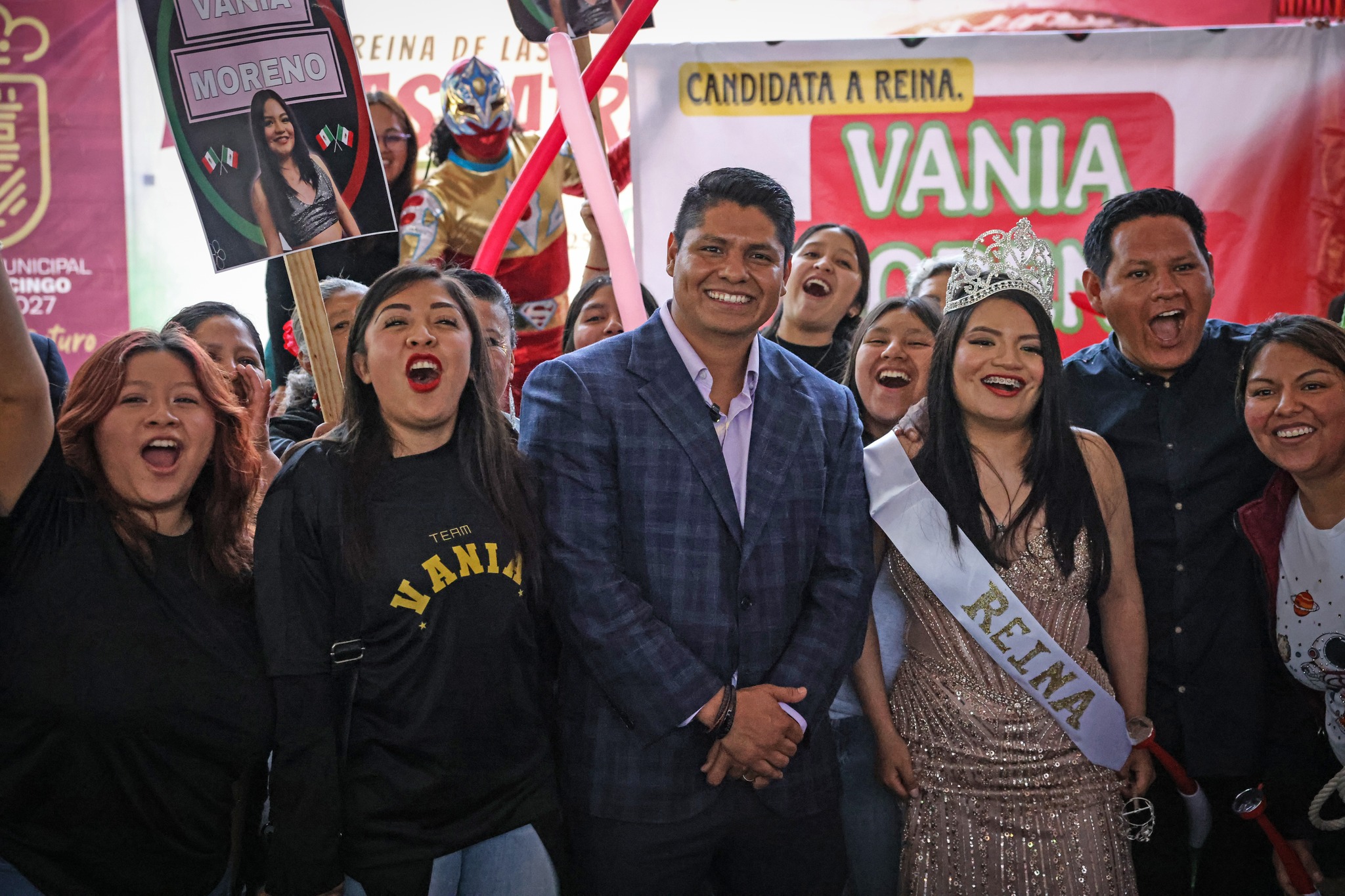 Vania Moreno es coronada como Reina de las Fiestas Patrias 2025 en Cuautlancingo