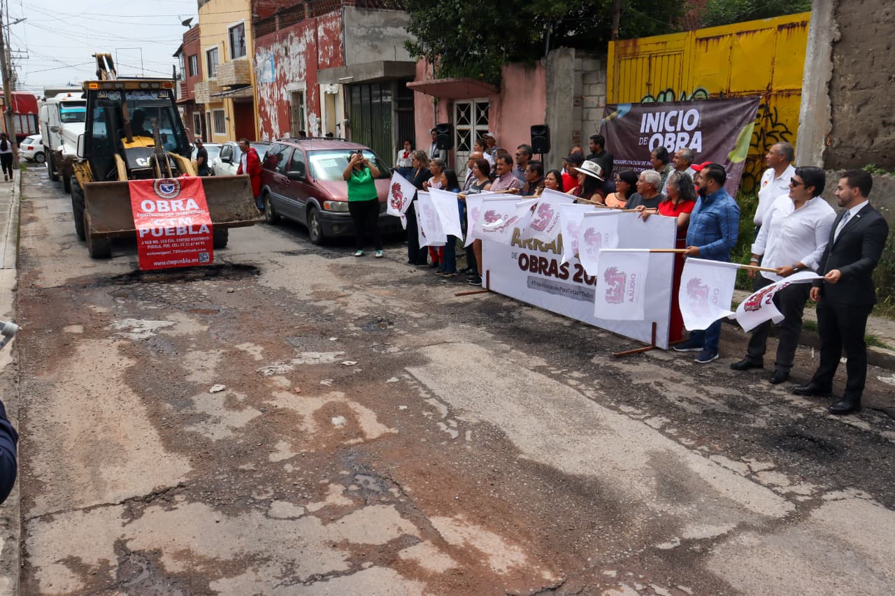 Continúa Gobierno de Tonantzin Fernández rehabilitando calles de San Pedro Cholula