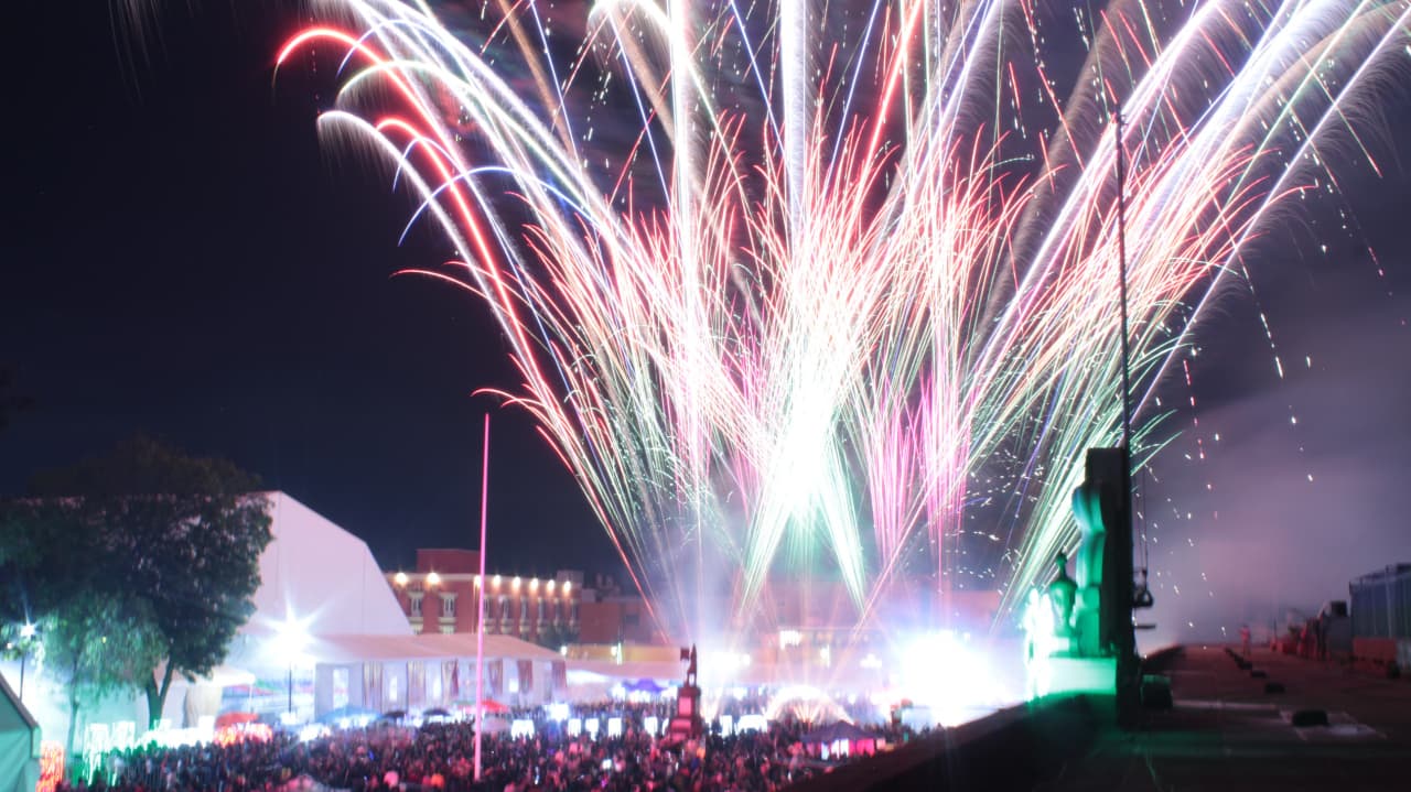 Tonantzin Fernández encabeza el Grito de Independencia en San Pedro Cholula