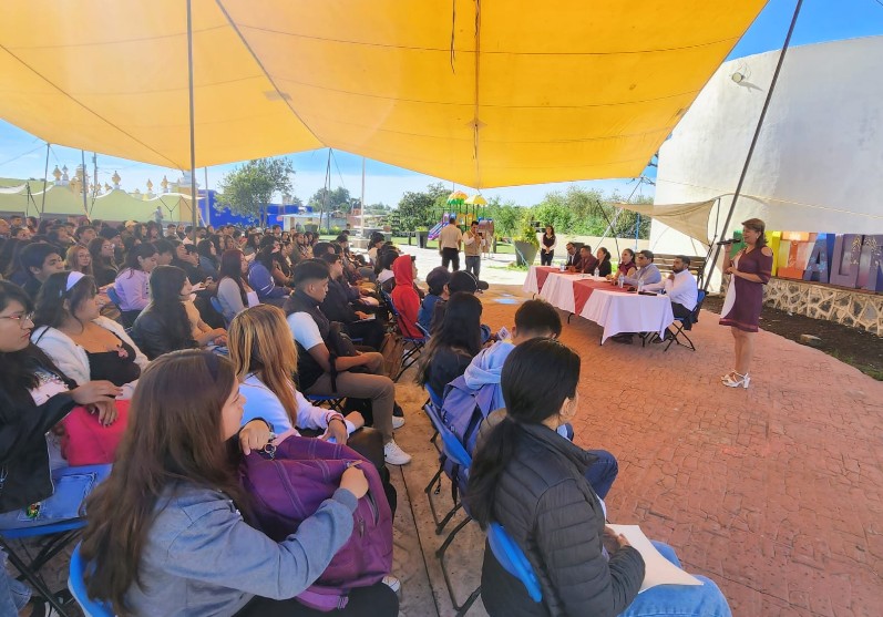 Becas para reducir la brecha digital