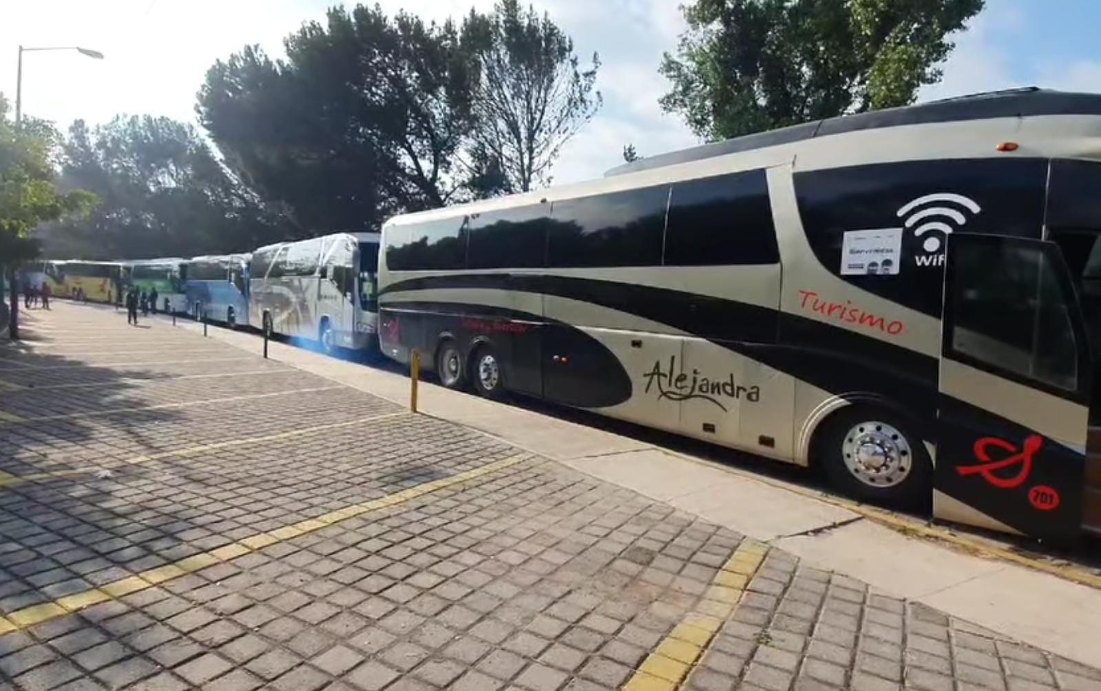 Maestros en Tlaxcala exigen transporte seguro en ruta a Calpulalpan