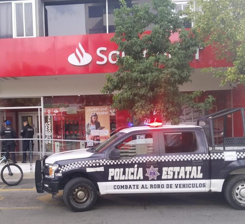 Roban más de 150 mil pesos a joven dentro de banco en Apizaco; iba a depositarlos para empresa de pollos