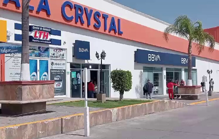Robo dentro de Plaza Cristal en Texmelucan