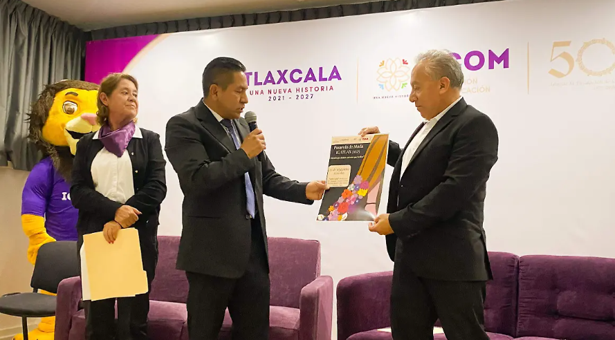 Alumnos del Icatlax presentan sus diseños en pasarela “Exposiciones 2025”