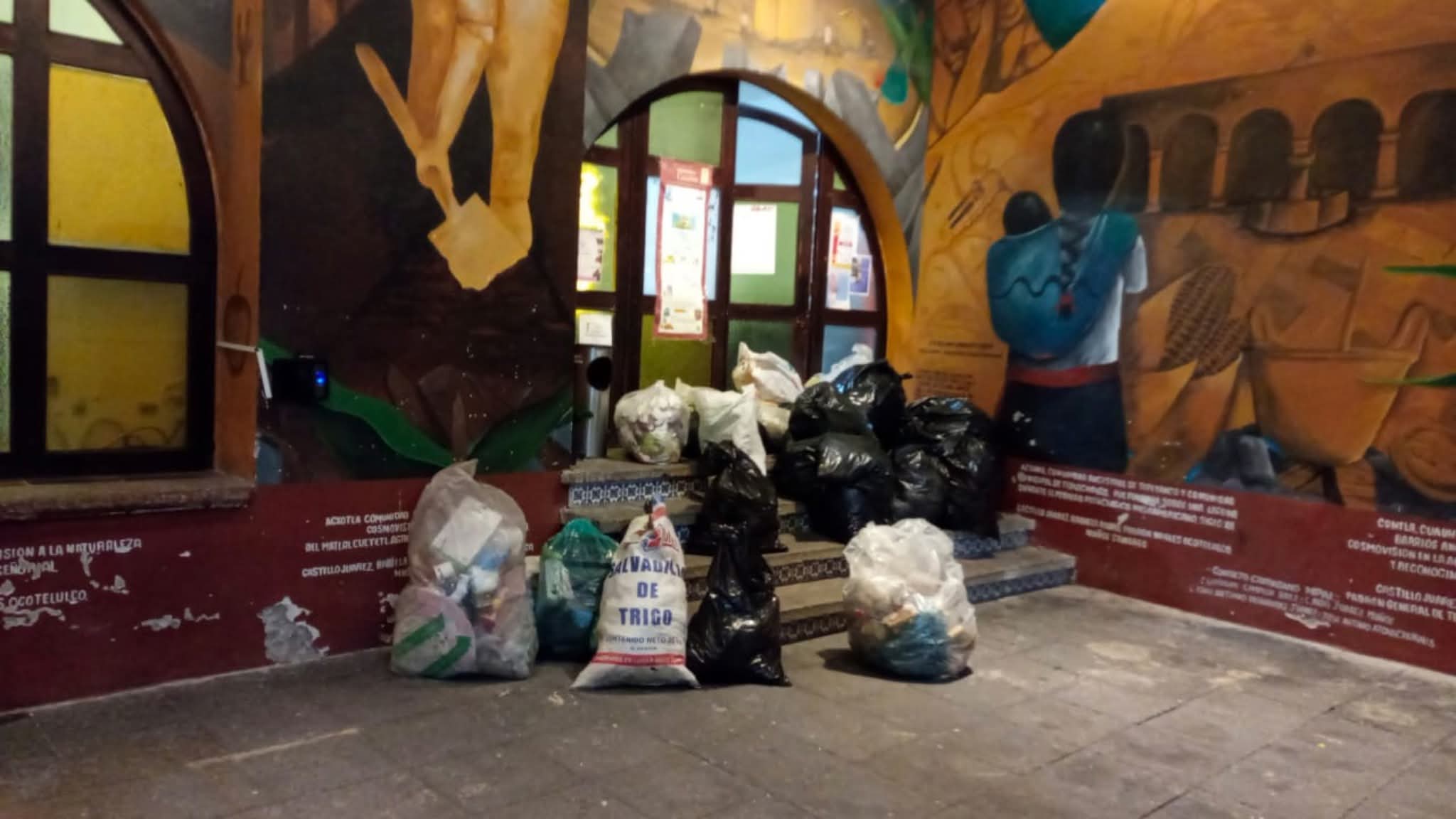 ¡La basura, a la basura! Protestan en Teolocholco por falta de servicio de recolección