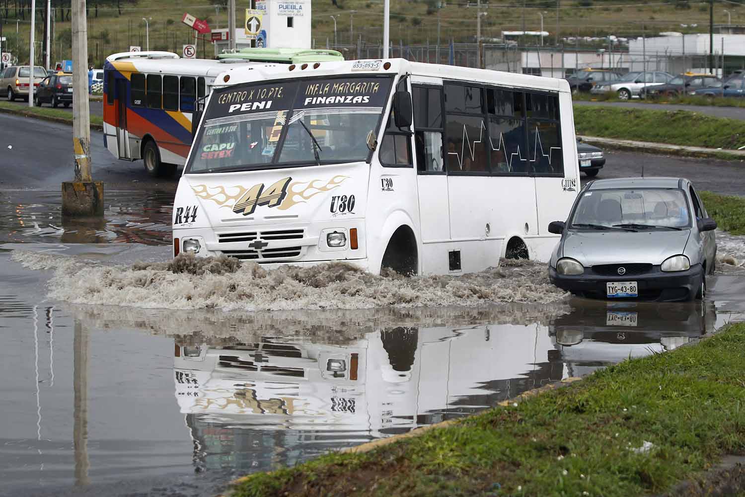 Puebla identifica 12 puntos críticos de inundación; autoridades llaman a la prevención