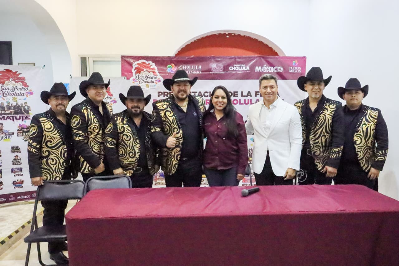 Grupo Palomo puso a cantar a más de 12 mil personas en la Feria de Cholula
