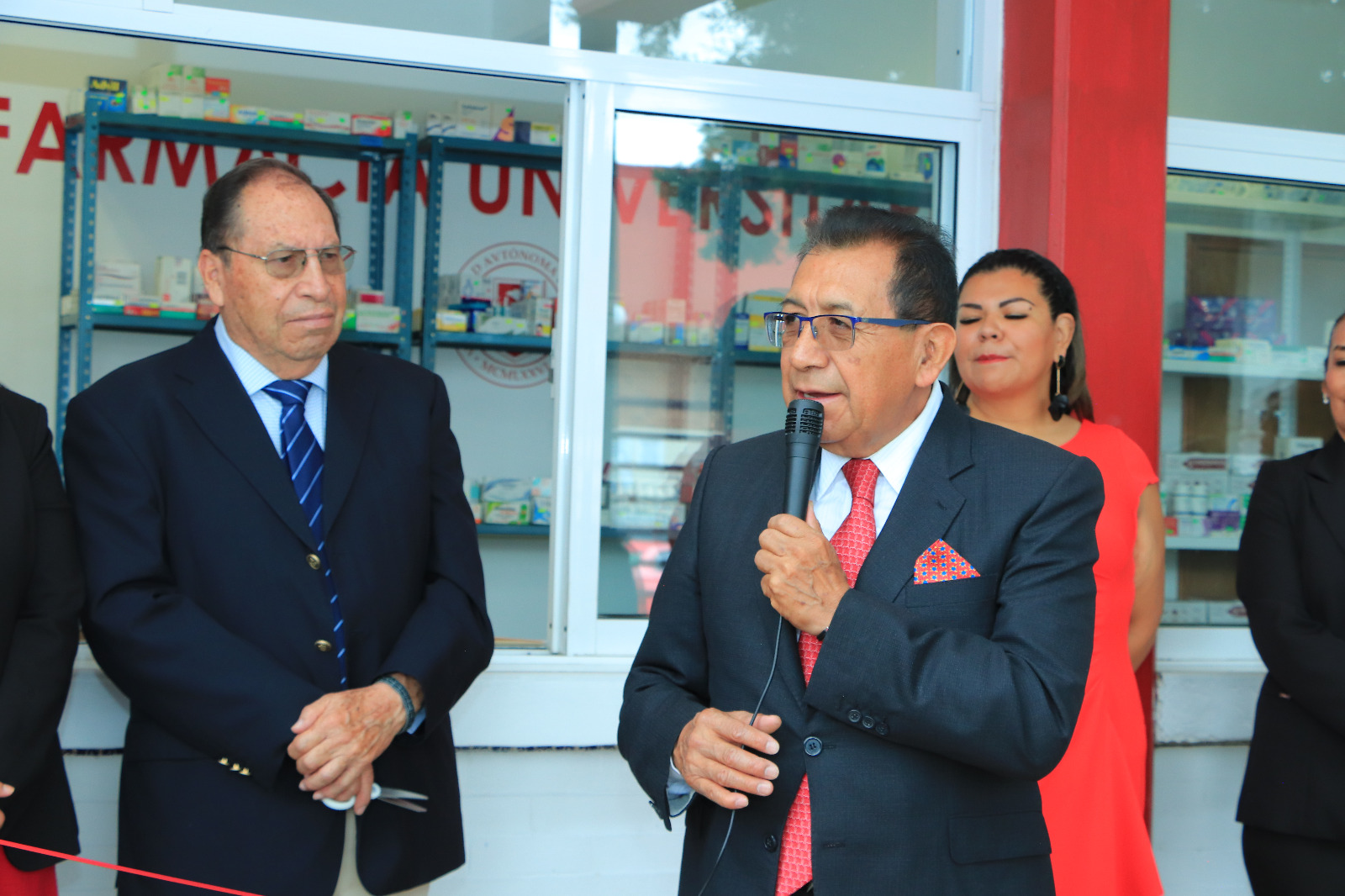 UATx abre farmacia con medicina de patente a bajo costo en Tlaxcala