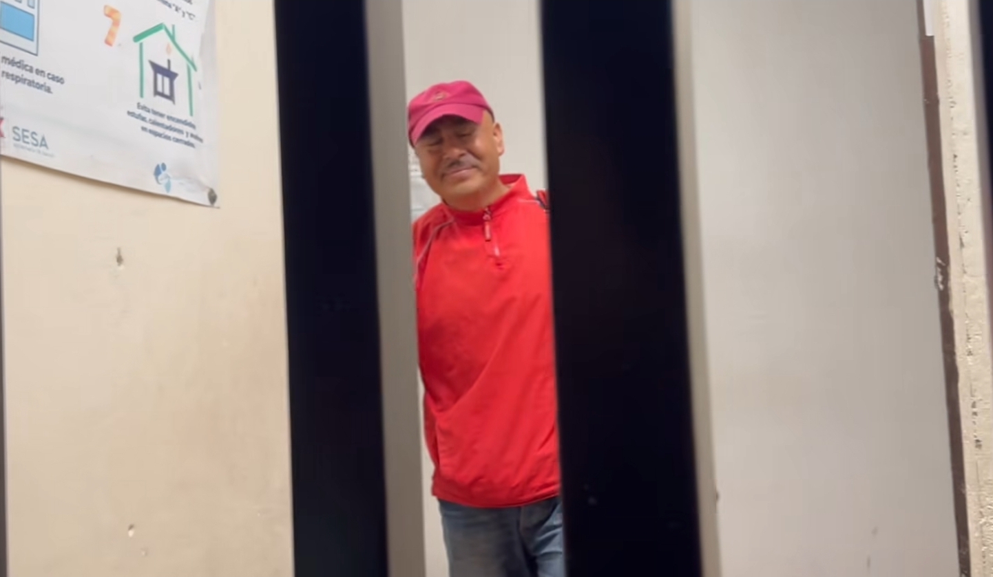 Entre lágrimas, Saúl Rosales recupera su libertad, volverá a San Pedro Tlacualpan