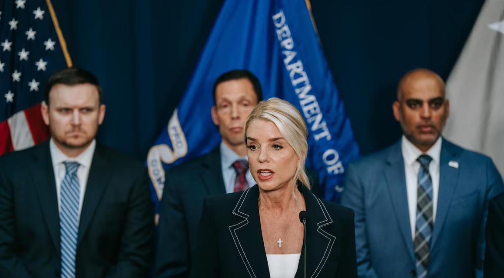 EE.UU. amplía fuerza contra tráfico de personas en frontera con México