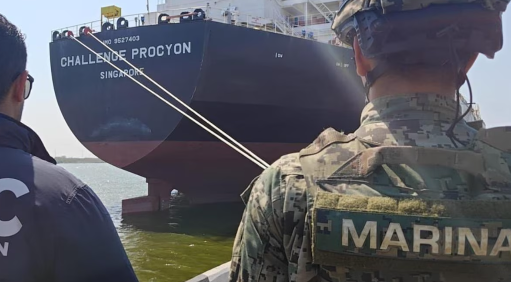 Detienen a funcionarios y empresarios por huachicol fiscal en Tampico