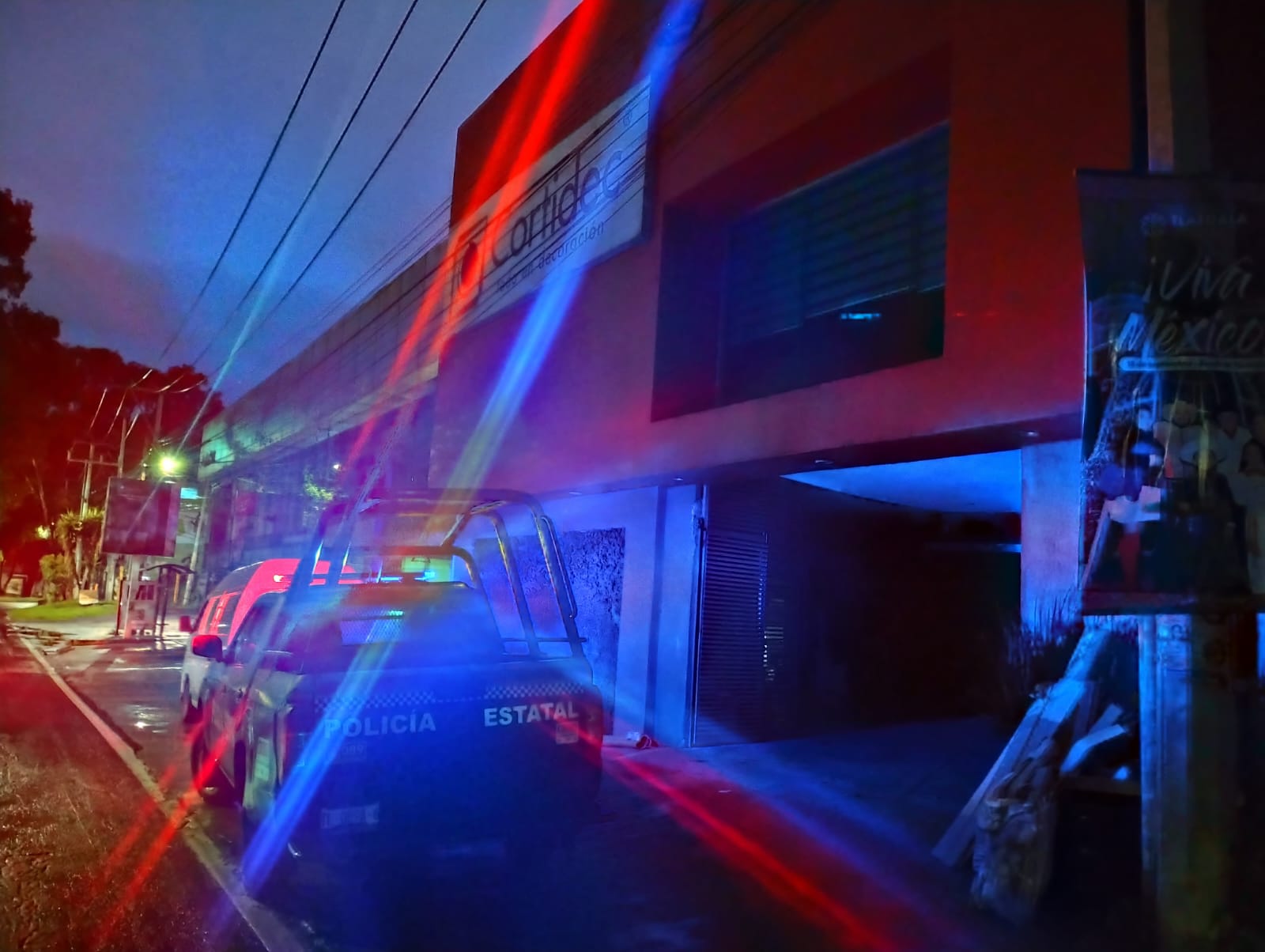 Delincuentes forzan acceso y saquean tienda de muebles en Ixtulco, se llevan camioneta y dinero efectivo