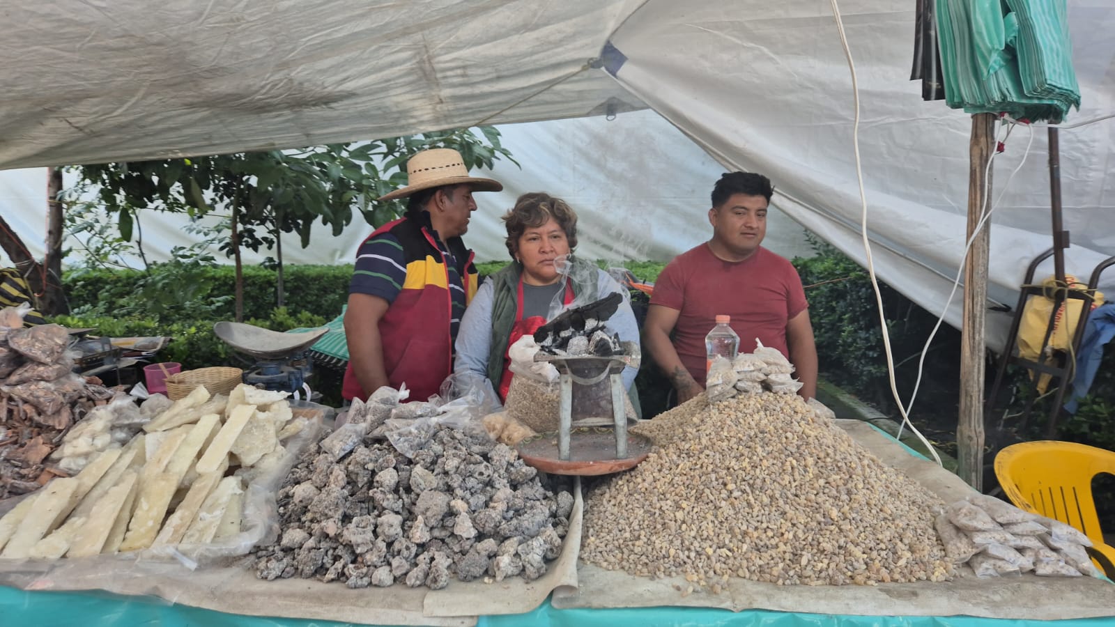 San Pedro Cholula revive el trueque ancestral en la Plaza de la Concordia