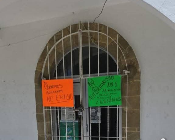 Pobladores toman presidencia de Tizatlán por conflicto territorial