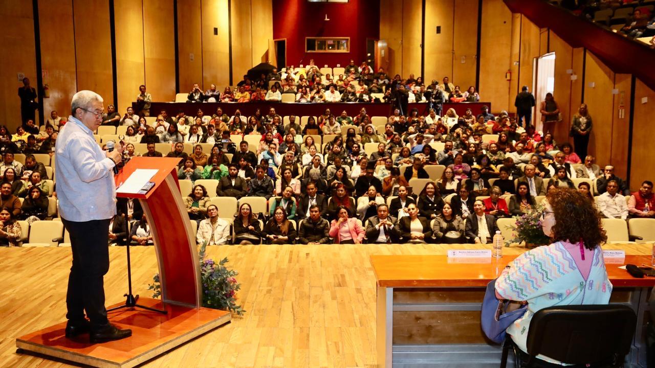Encuentro en Tlaxcala fortalece a 260 docentes con enfoque intercultural