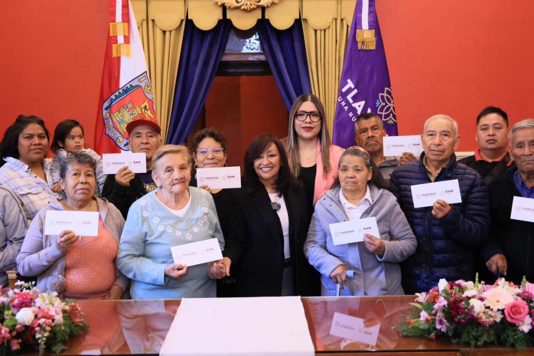 Adultos mayores de Tlaxcala cumplirán el sueño de abrazar a su familia tras años de espera