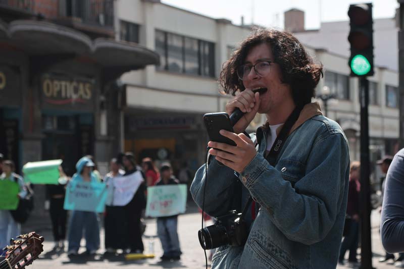 Estudiantes del Conservatorio de Música protestan en Puebla y logran diálogo con autoridades