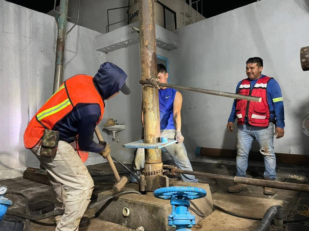 Armando Aguirre garantiza restablecimiento del servicio de agua tras reparación de pozo