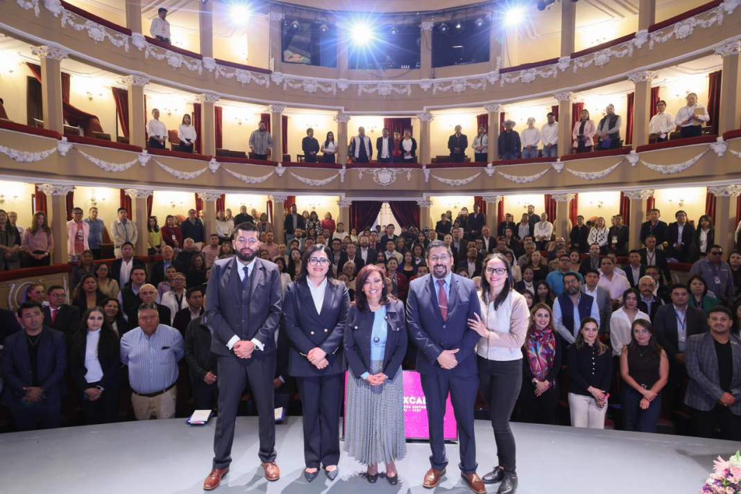 Tlaxcala impulsa gobierno innovador con IA y mejora percepción ciudadana en 40%