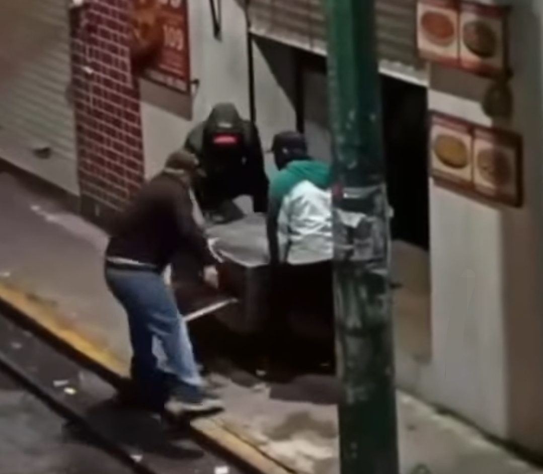 Investigan a cuatro policías de Chiautempan por presunta omisión de funciones tras robo a establecimiento