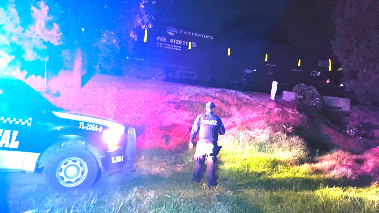 Saquean tren en Yauhquemehcan; policía recupera garrafones de agua tras huida de ladrones