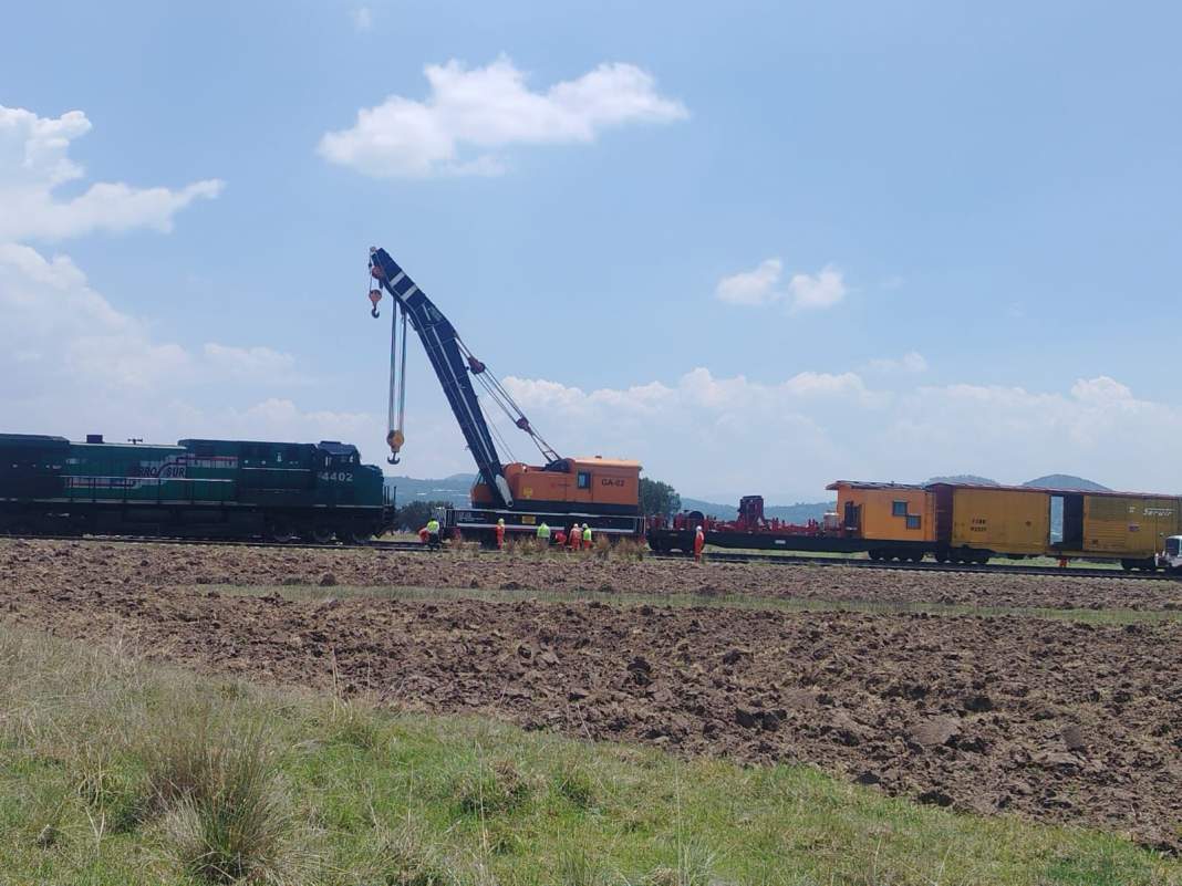 Tren con material delicado se descarrila en Tlaxcala y activa fuerte operativo de seguridad