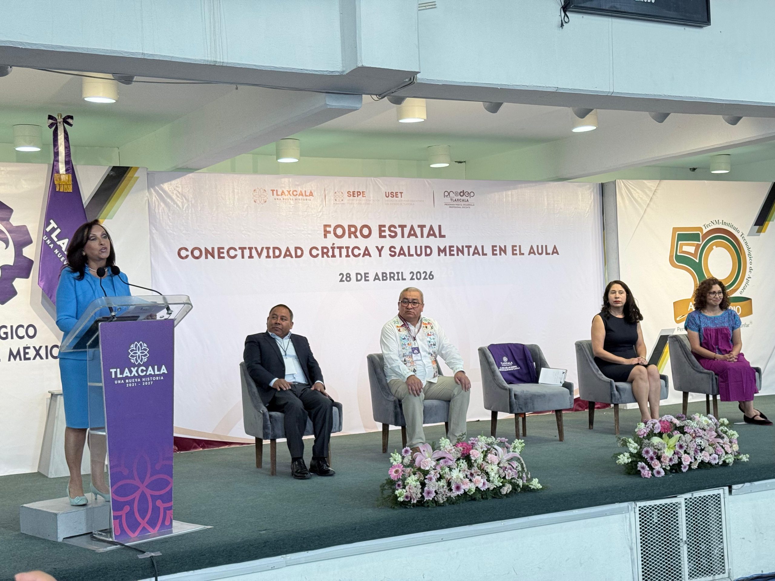 Tlaxcala enciende alerta por uso excesivo de celulares y su impacto en la salud mental de jóvenes