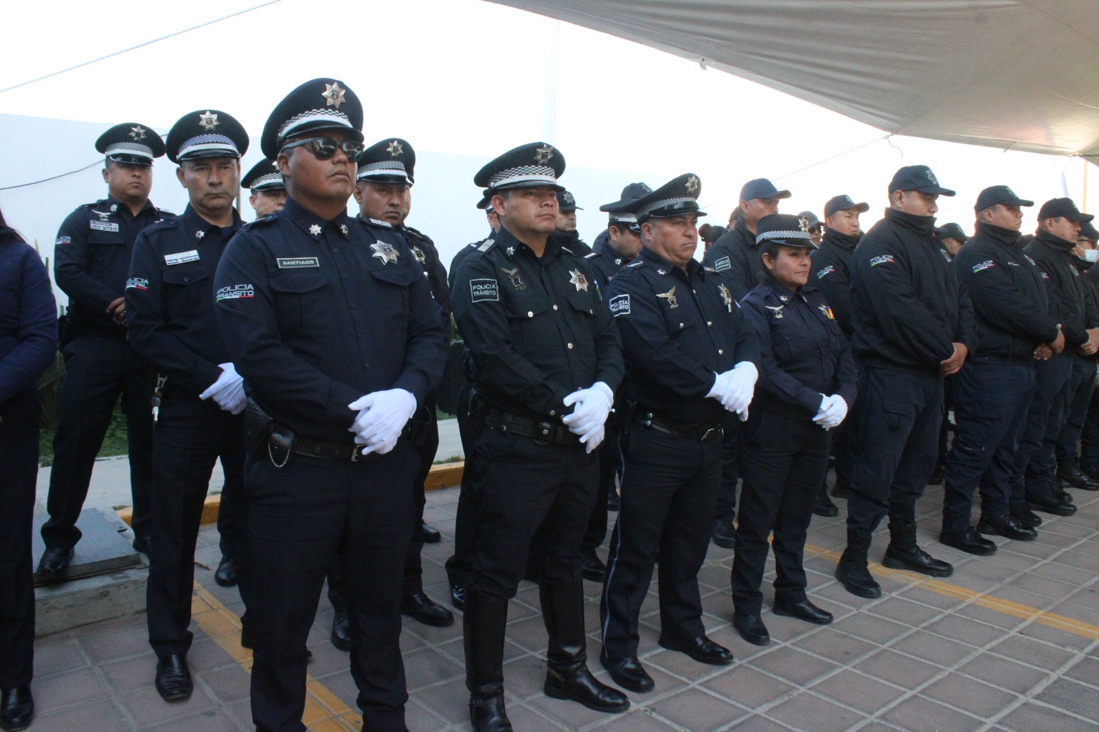 Con inversión de 4.7 mdp, Armando Aguirre entrega equipo a policías de Coronango