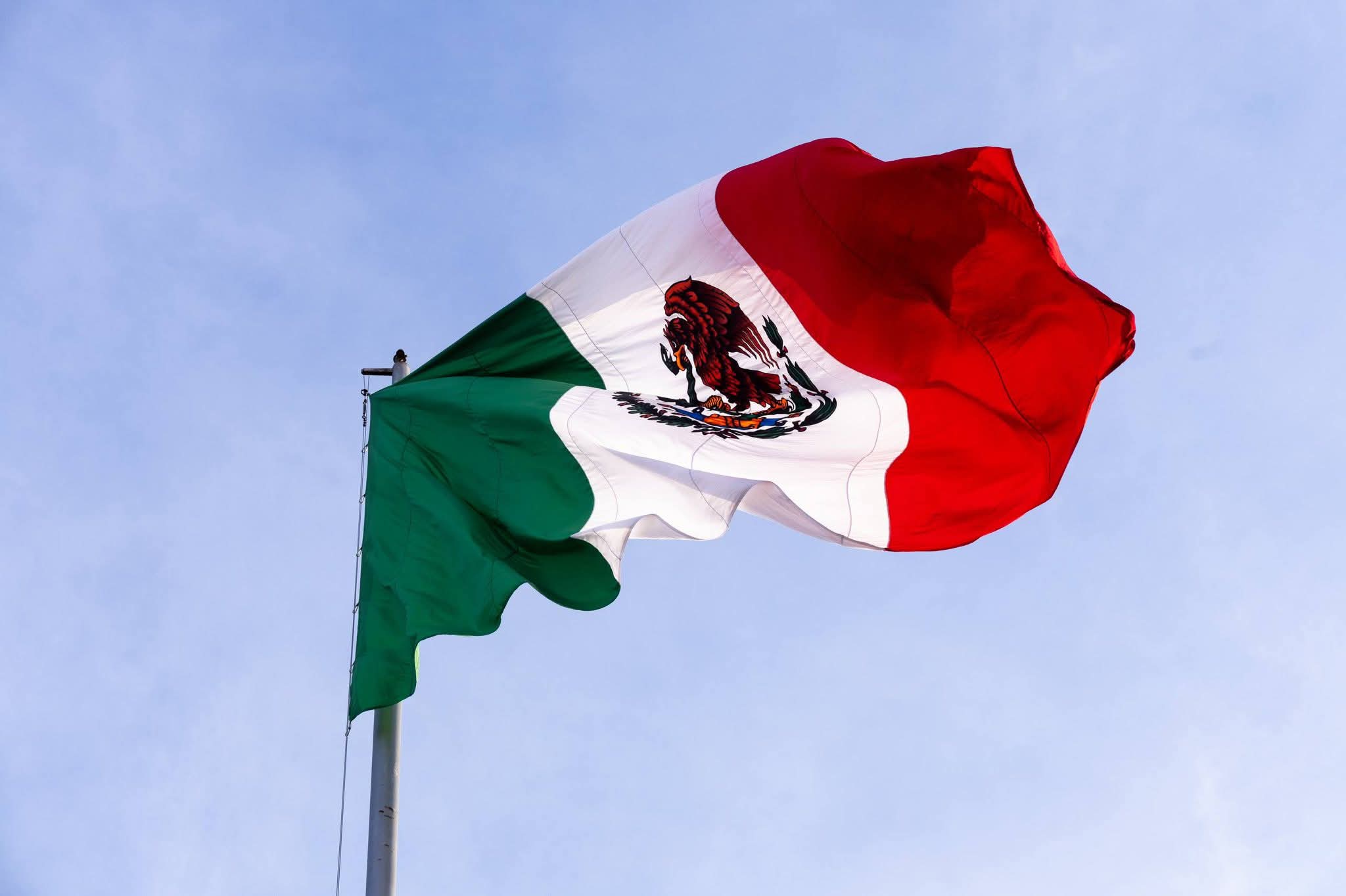 Medio ambiente y servicio público centran mensaje en acto cívico de San Andrés Cholula