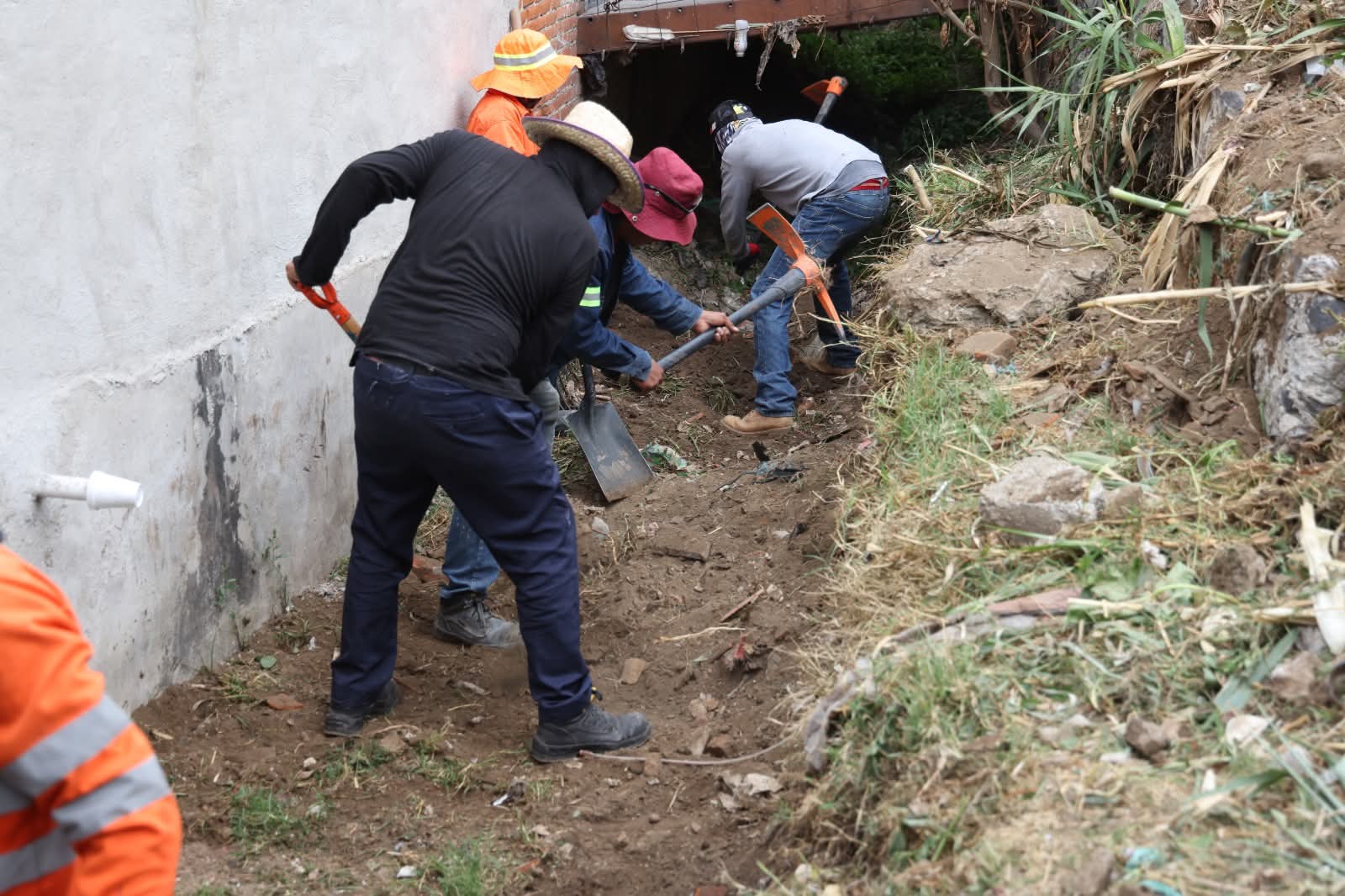 Cuautlancingo refuerza limpieza de canales antes de temporada de lluvias