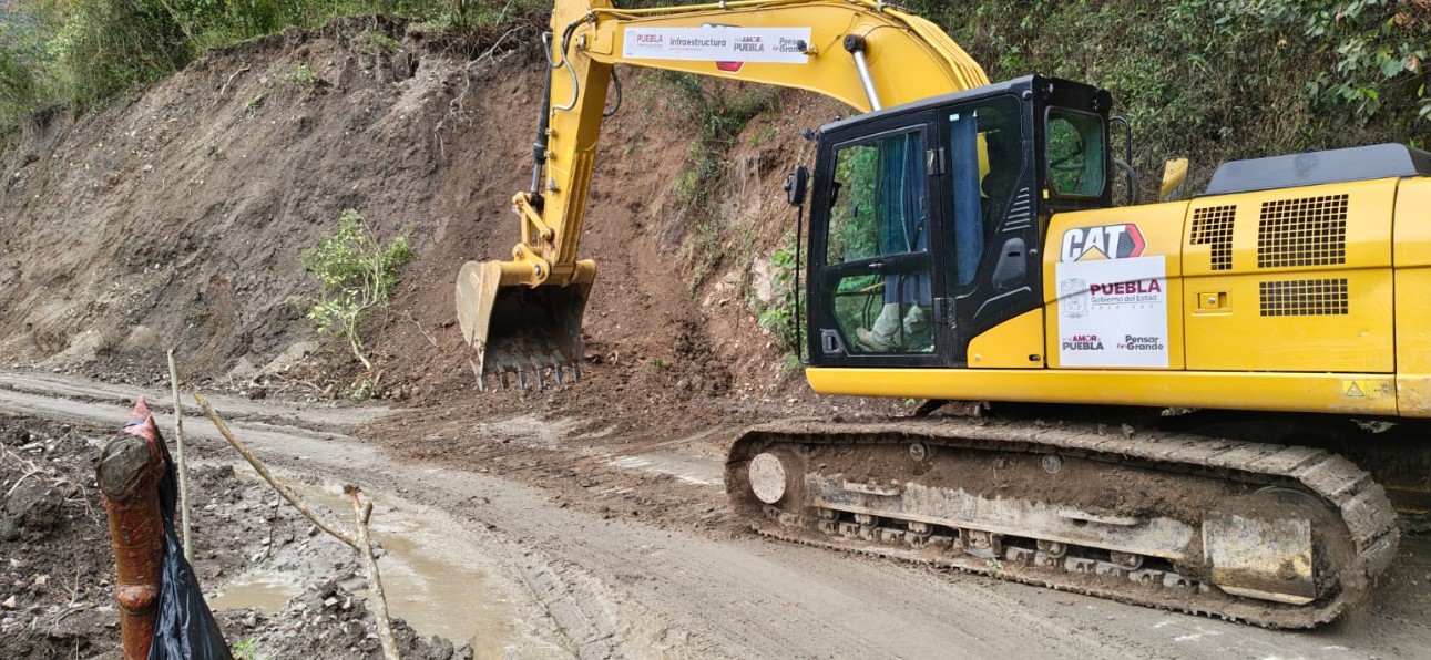 Trabajos avanzan para recuperar importante vía en la Sierra Norte