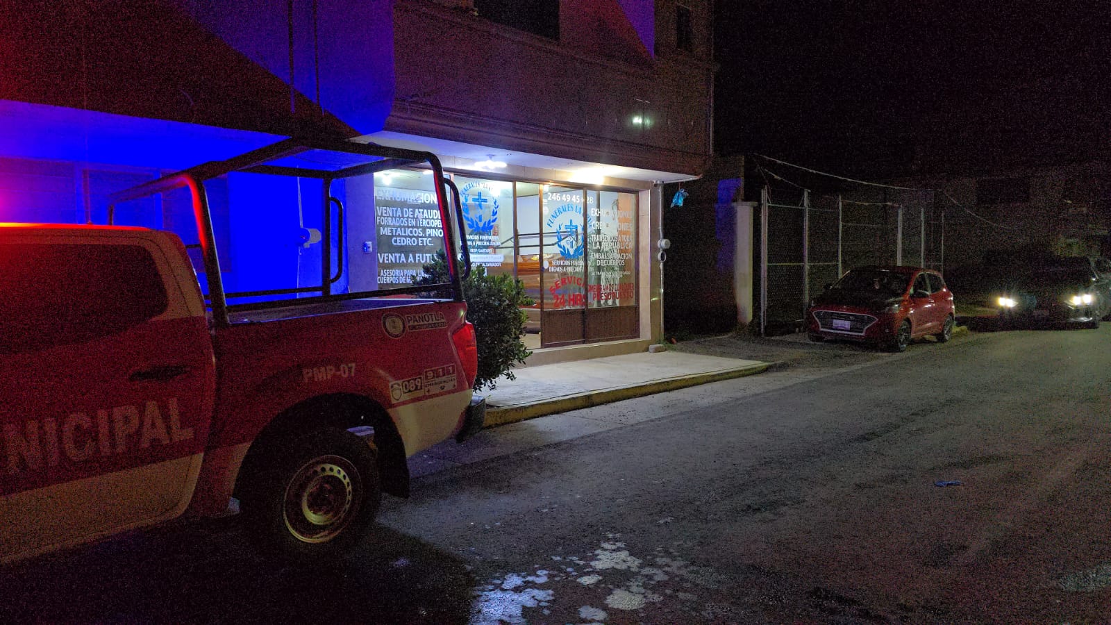 Frustran asalto armado en funeraria de Panotla; delincuentes disparan y huyen