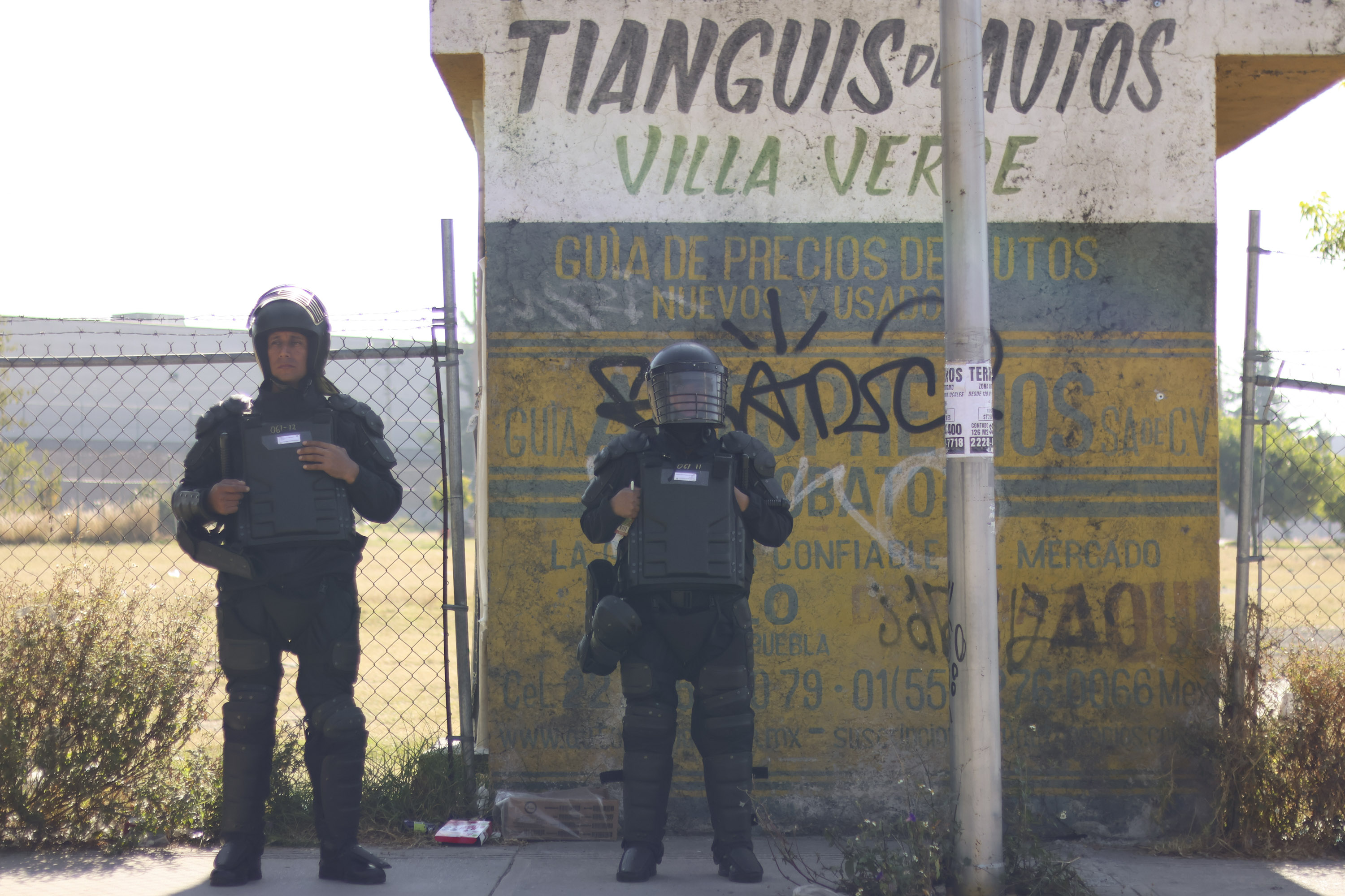 Mantienen vigilancia policial en predio del ex Tianguis de Autos Villa Verde