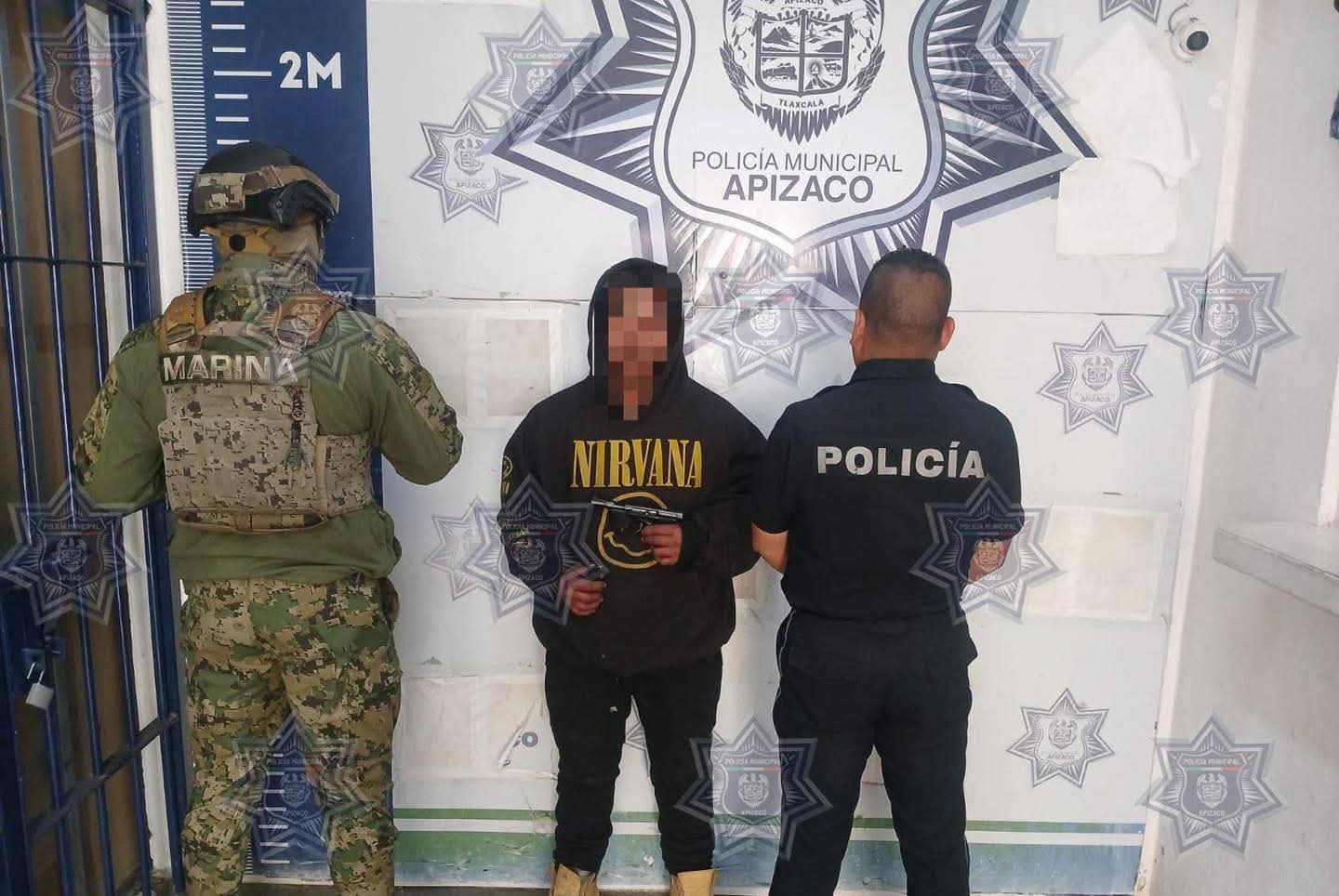Detienen Policía de Apizaco y Marina a masculino por posesión de arma de fuego