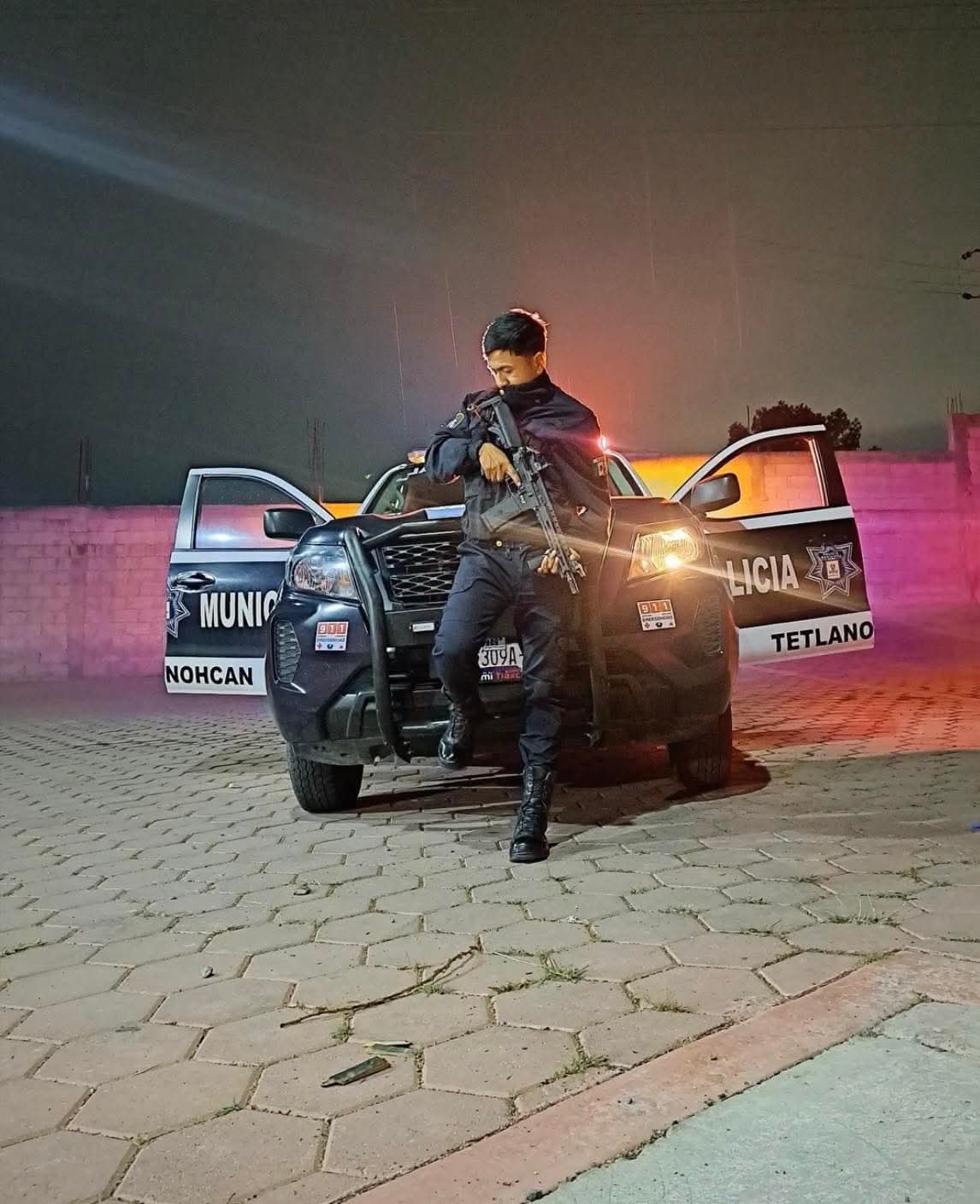 Mucha pose, poca seguridad; critican a "poli modelo" en Tetlanohcan