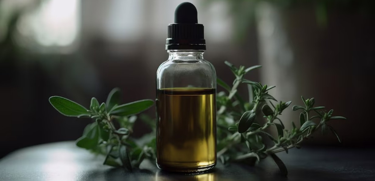 Aceites naturales: una alternativa real para pestañas y cejas más fuertes