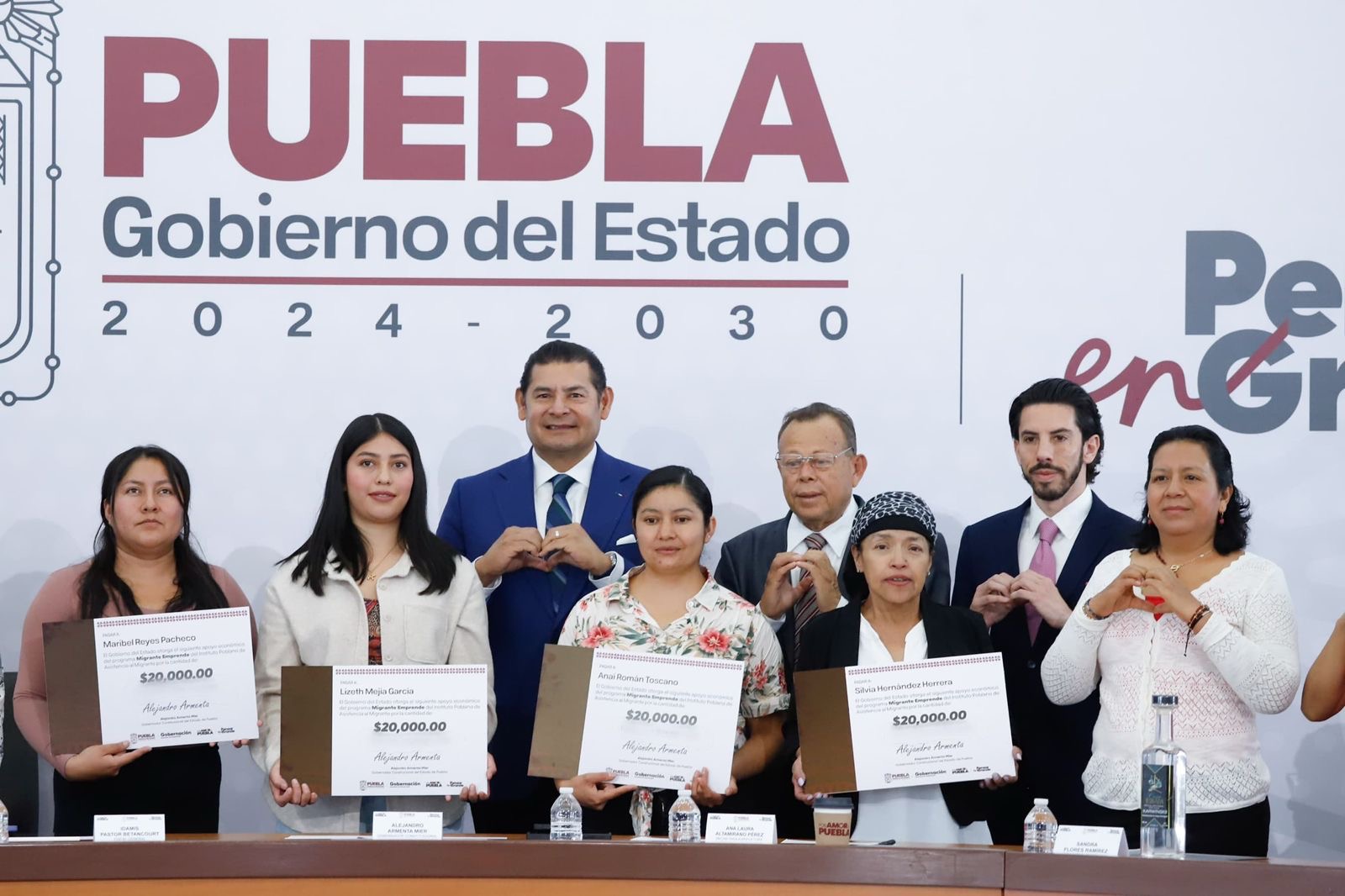 Puebla fortalece apoyo a migrantes repatriados con proyectos productivos