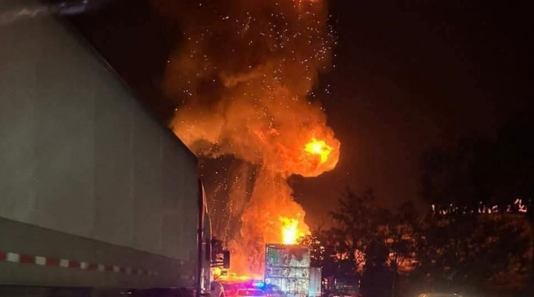 Explosión de pipa de gas genera alarma en la México–Querétaro