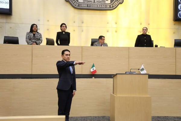 Congreso de Puebla elige a Germán Reyna 