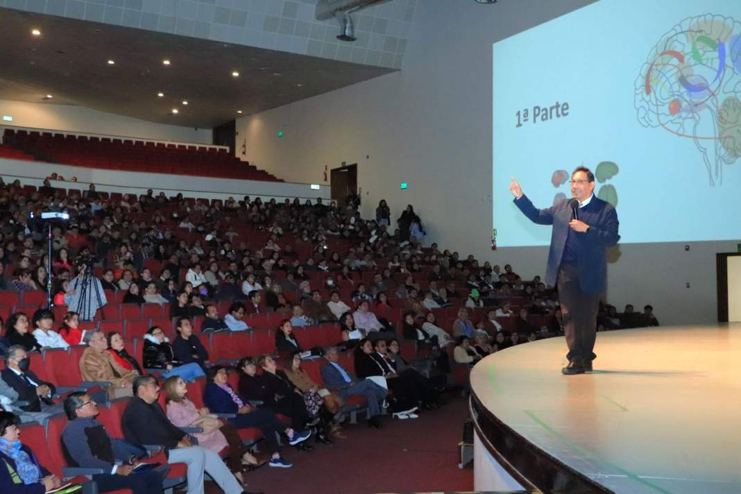 Neurociencia y docencia: así se fortalece el cerebro del maestro en la UATx