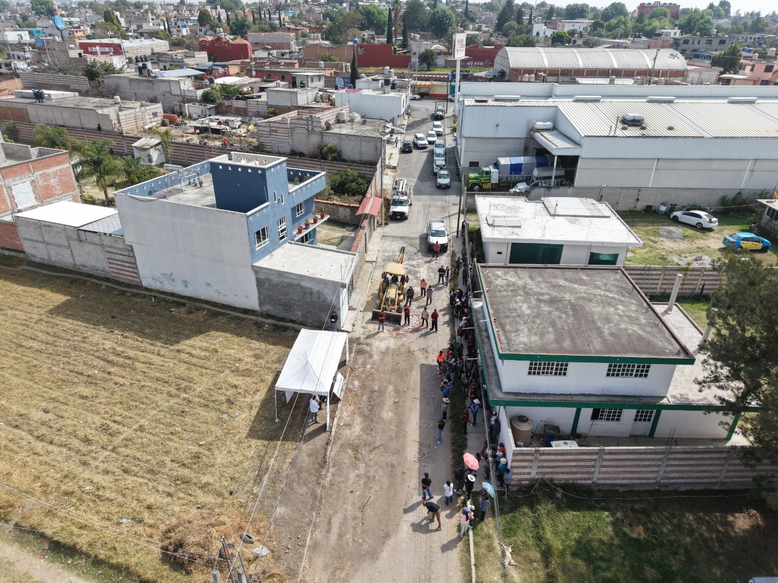 Pone en marcha Omar Muñoz trabajos de pavimentación en Almecatla