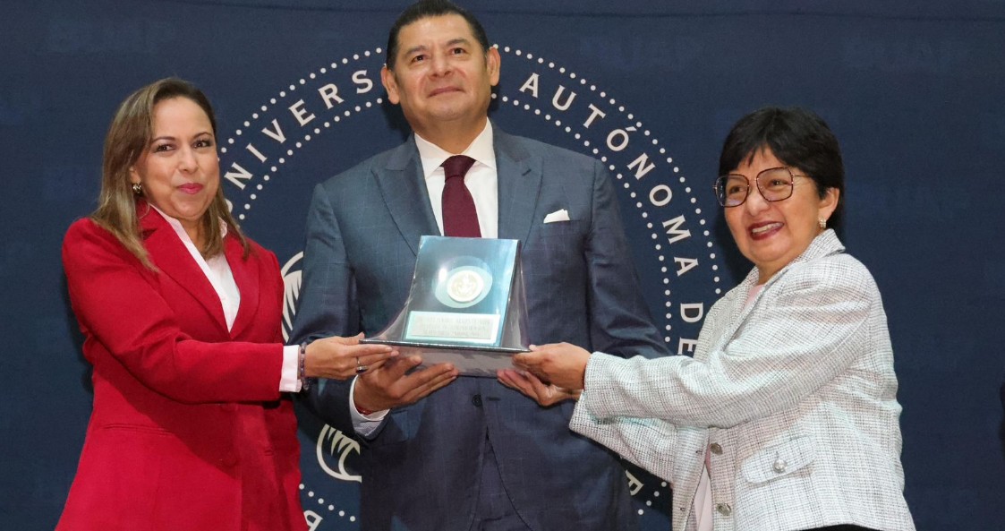 BUAP celebra 67 años con vinculación real entre aulas y gobierno