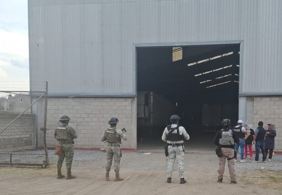 Aseguran tráiler y cajas de tráiler con toneladas de Maruchan y refrigeradores robados en Tlaltelulco