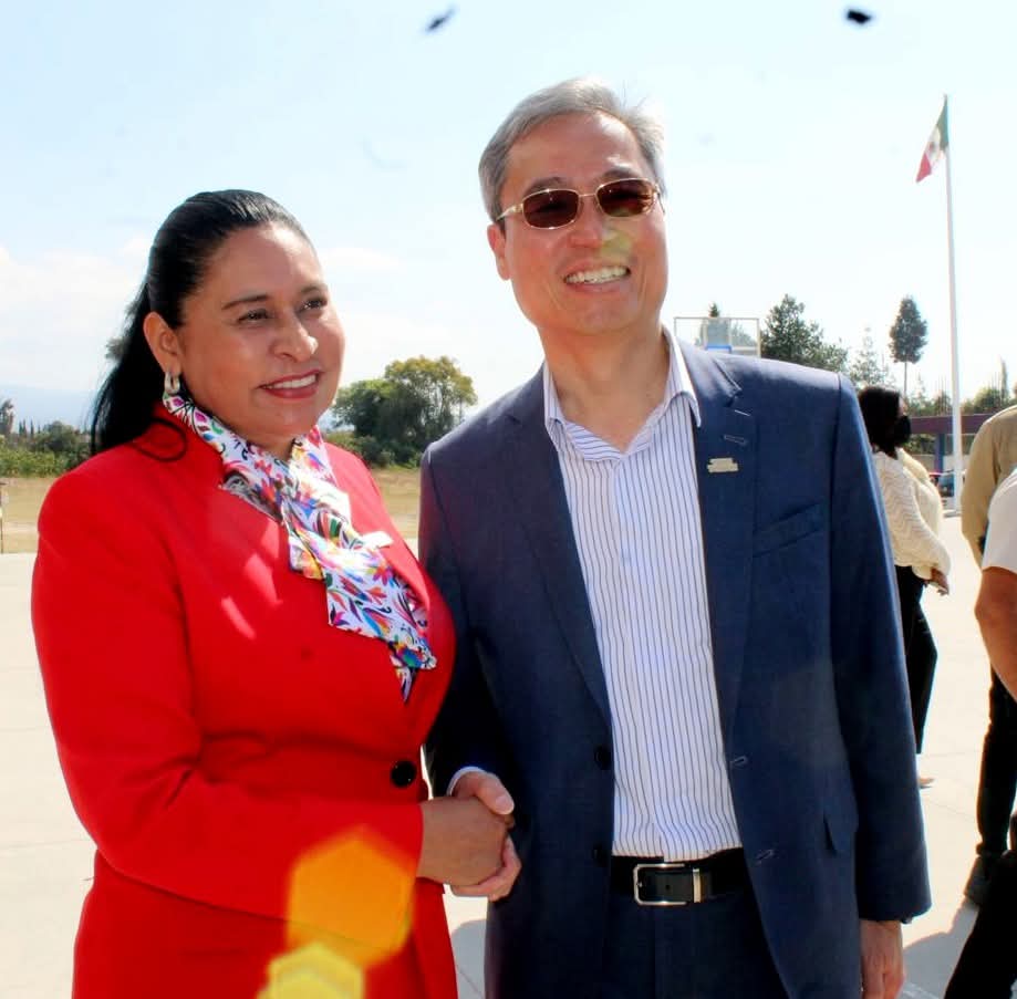 Revés para Ana Lilia Rivera: Embajada de China en México exhibe fraude