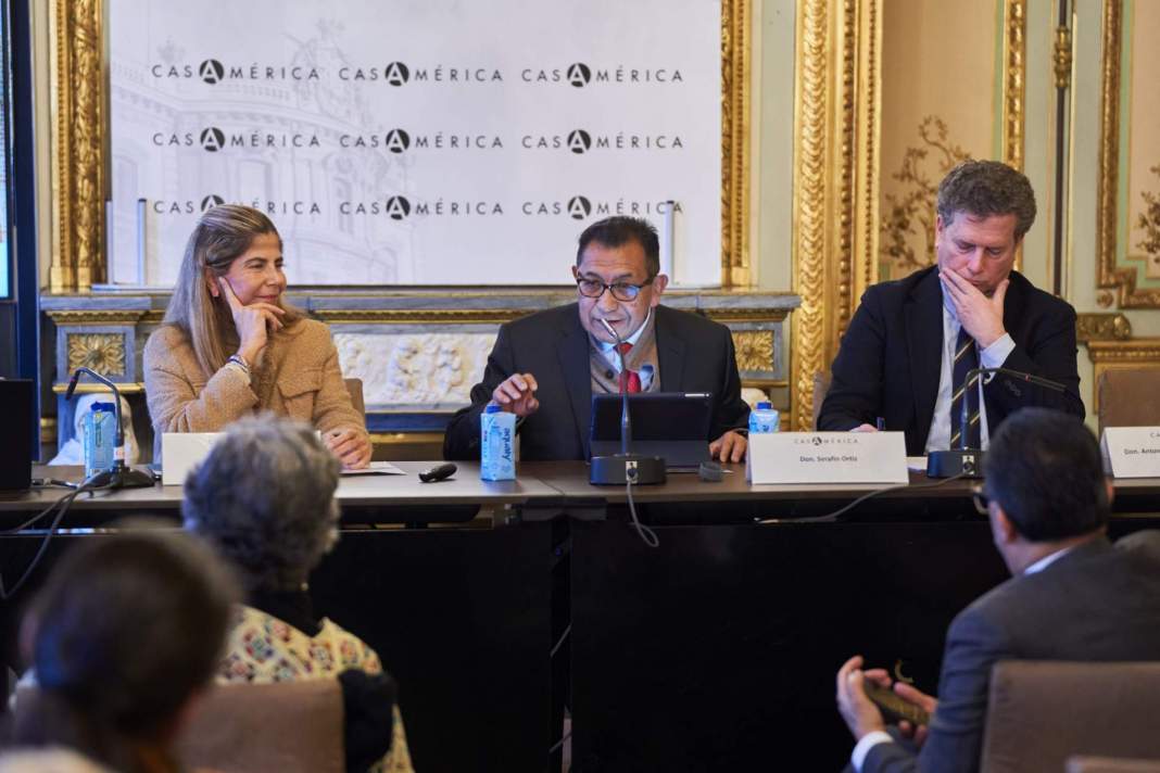 Tlaxcala y España revisan su alianza histórica en seminario clave en Madrid