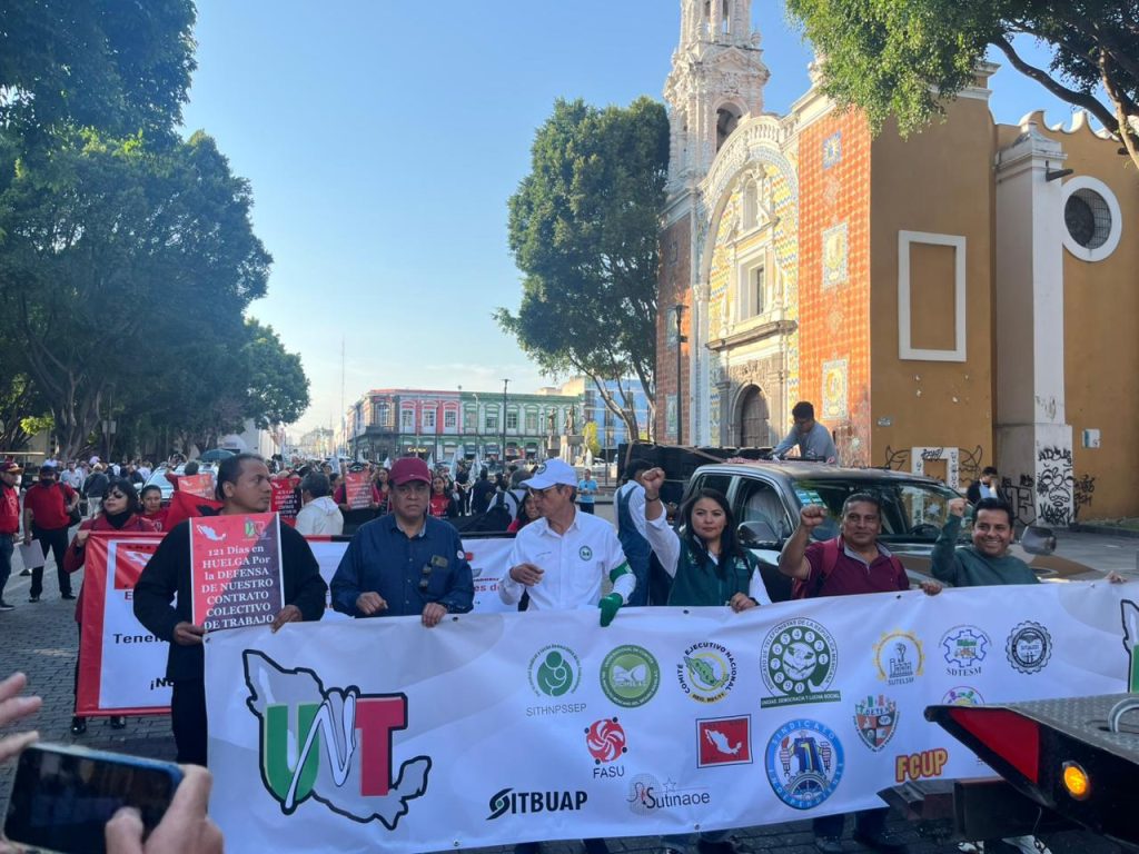 Sindicatos independientes colocan salario automotriz y huelga del Monte de Piedad en el centro de la protesta