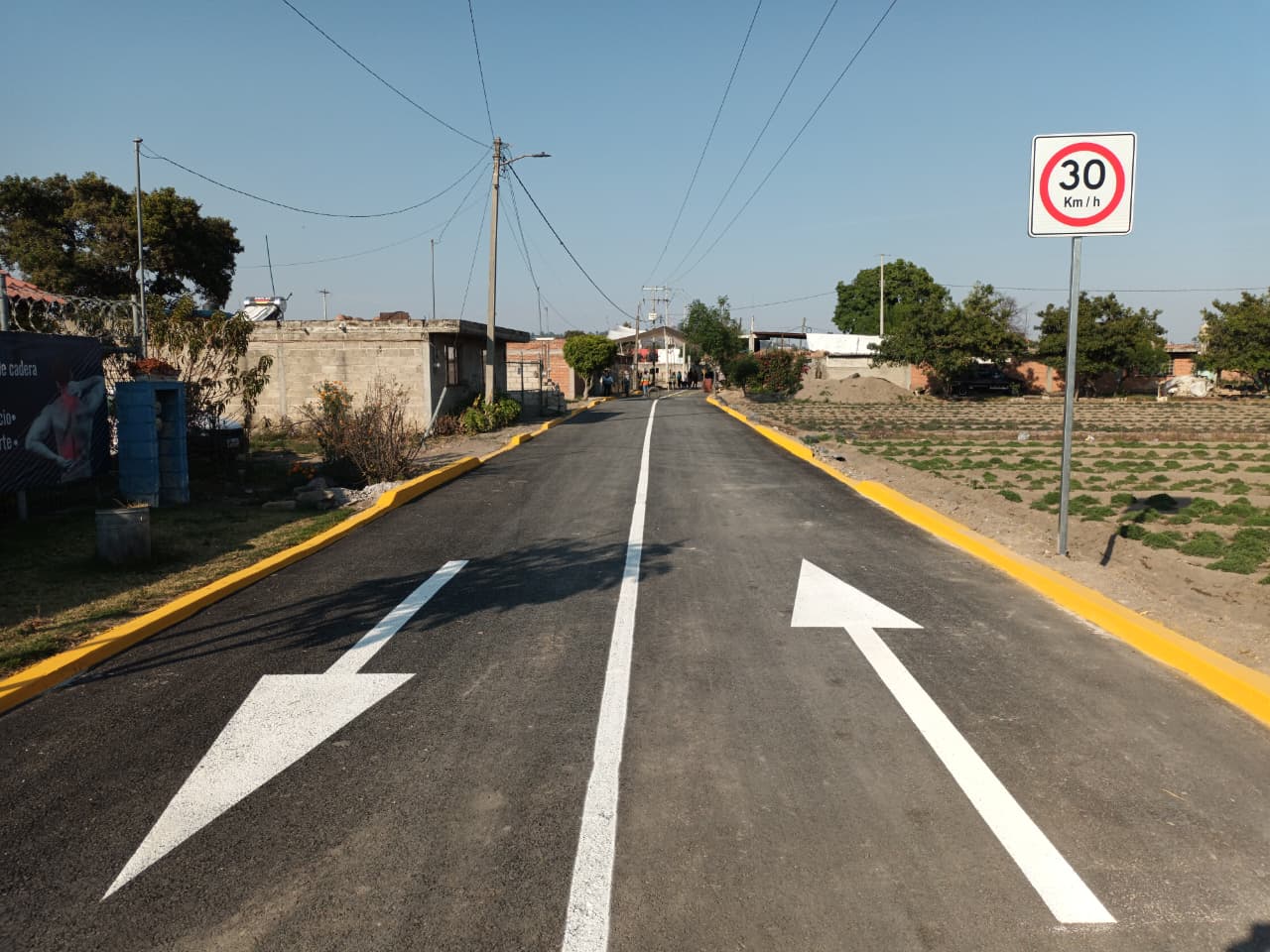 Tonantzin Fernández entrega pavimentación de la calle Lerdo de Tejada en Santa María Acuexcomac